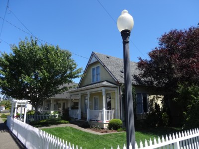 they had lampposts like our neighborhood.